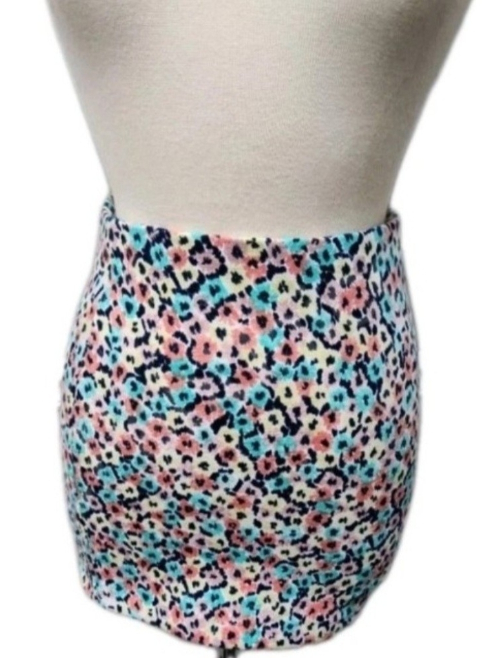 BCBG Generation Junior's Women's Classic Floral Mini Skirt Size Small Y2K 2000s
